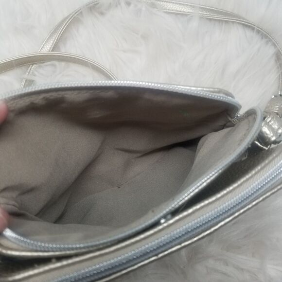 Kenneth Cole Reaction Faux Leather Crossbody Bag. - Picture 6 of 14